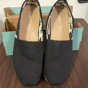 Men Black Toms size 10 used twice.